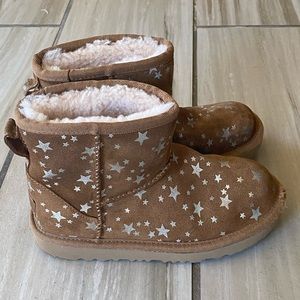 UGG Australia Girls Classic Mini II Stars Boot ✨